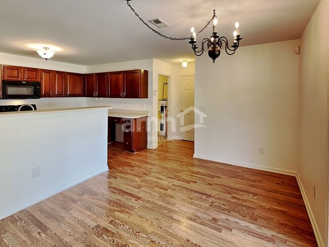Photo - 1042 Vanguard Dr