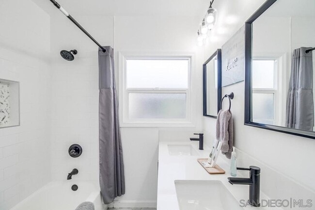 Building Photo - BEAUTIFULLY MAINTAINED AND UPDATED HOME W/...