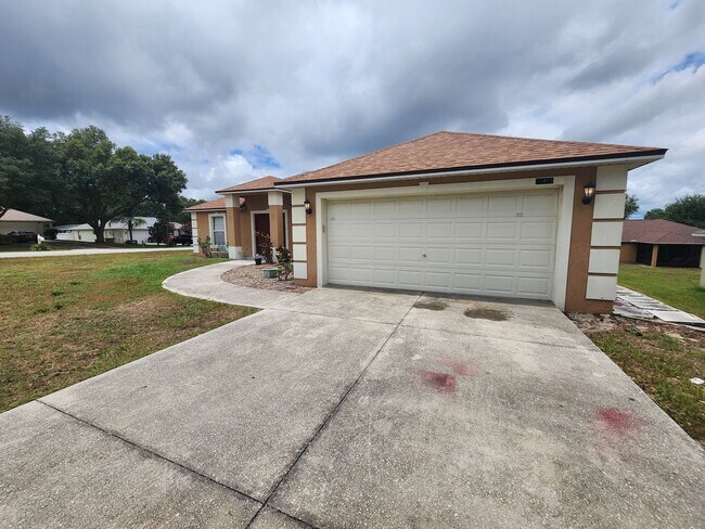 Photo - 3/2~Vista Pines Loop~Nice Big Corner Lot, ...