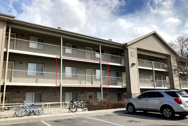 Exterior (2nd floor) - 1969 N Canyon Rd Unit 210 Master Bedroom