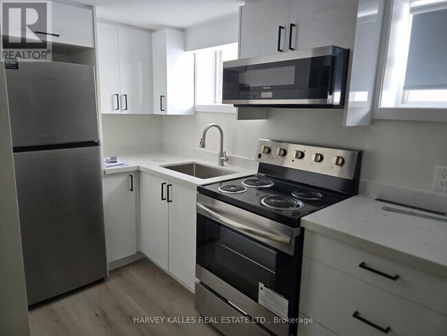 Photo - 111 McAllister Rd