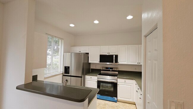 Photo - 2022 Island Dr