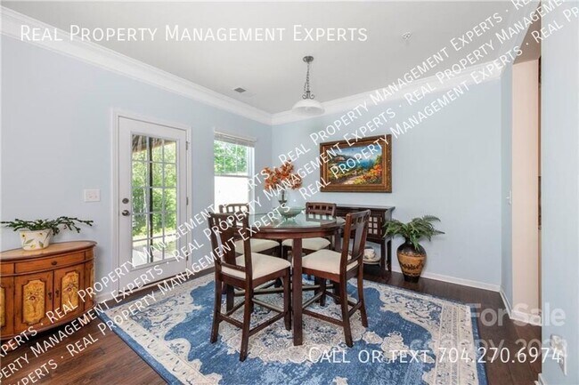 Photo - Amazing 4 Bed 3.5 Bath Town Home on Lake N...