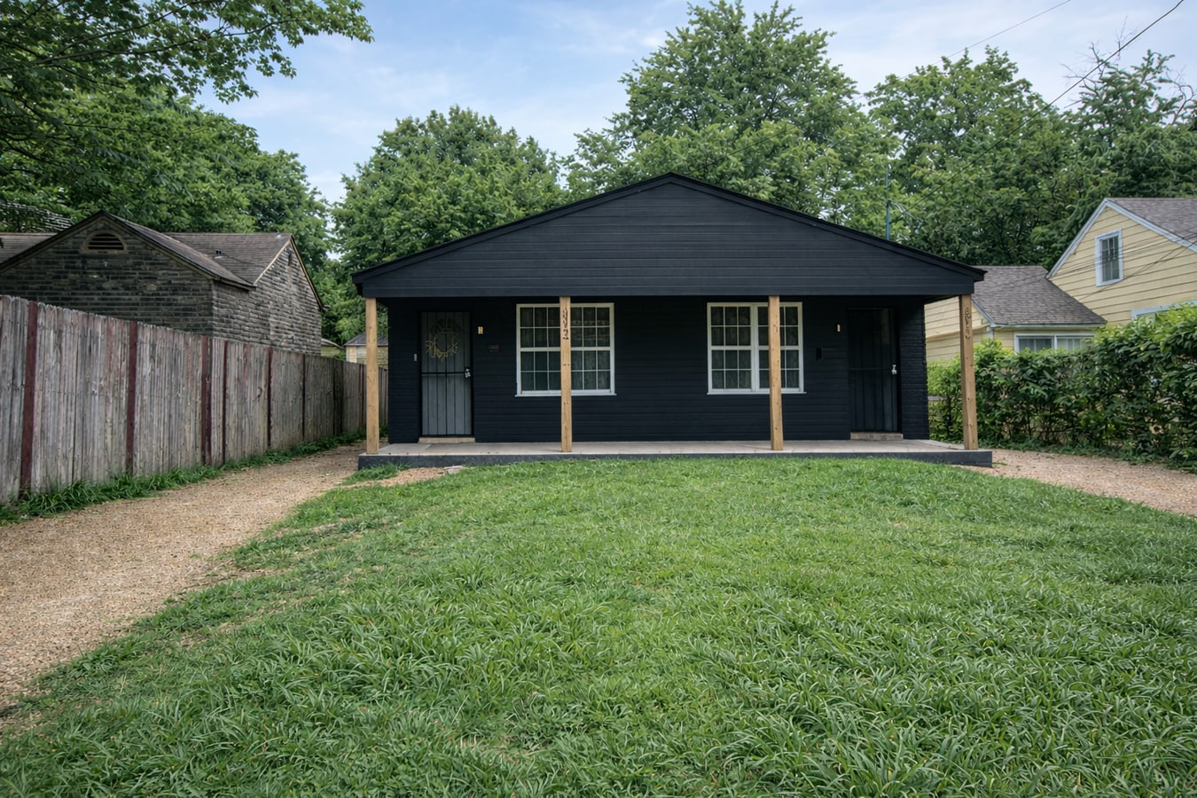 Photo - 692 Hudson St