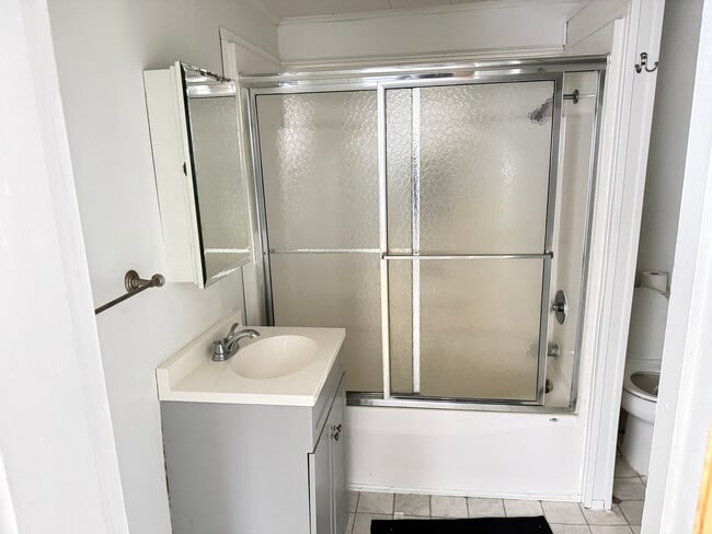 Photo - 121 W Plymouth St Unit B