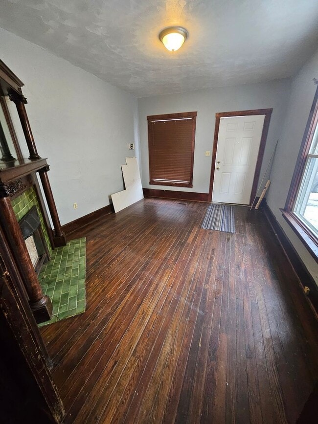 Photo - Lower 2 bedroom unit East Side