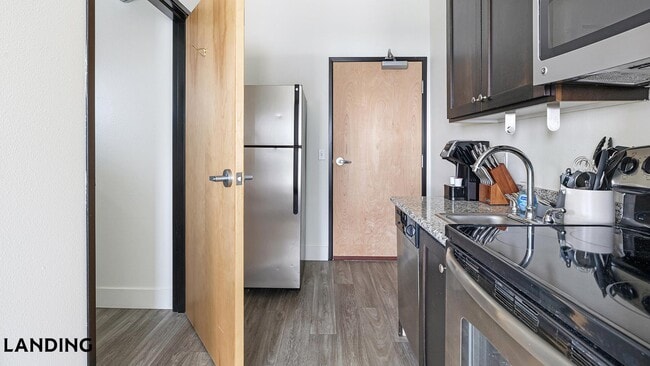 Photo - 1430 NW Pettygrove St Unit E308