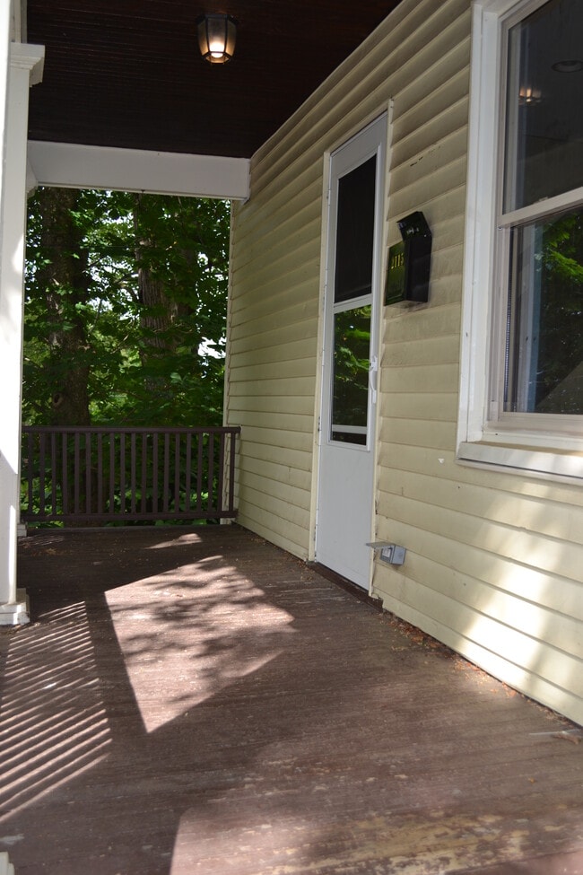 Photo - 2115 Hollister Ave