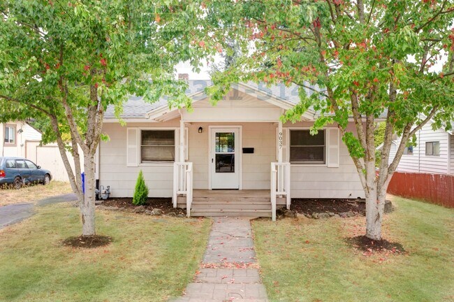 Photo - Charming 2 Bedroom Bungalow Available in Northeast Portland!