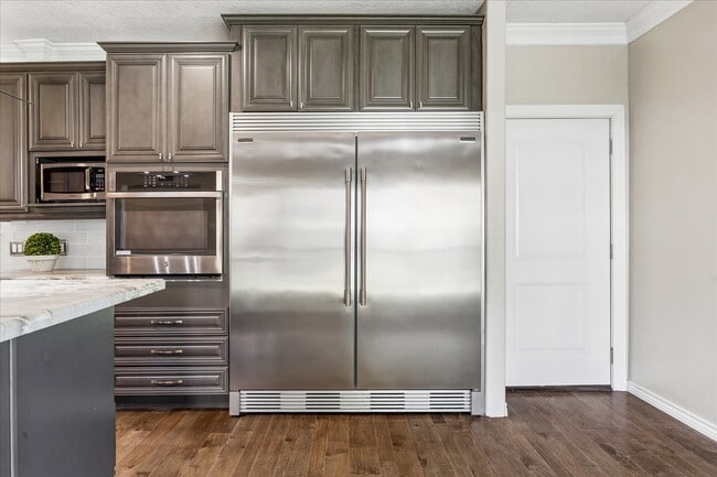 Photo - 1030 Crossroads Dr