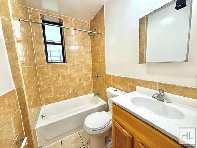 Photo - 85 STREET Unidad 2A