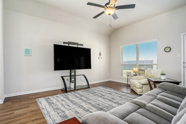 Photo - 8302 Tourmaline Wy