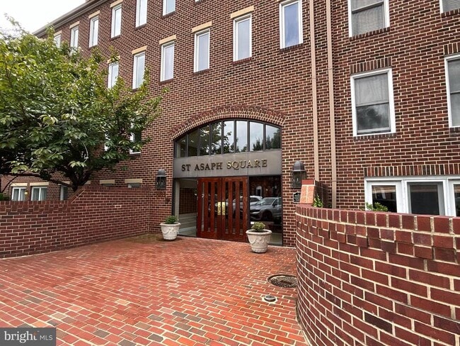 Building Photo - 801 S Pitt St Unit 329 Rental
