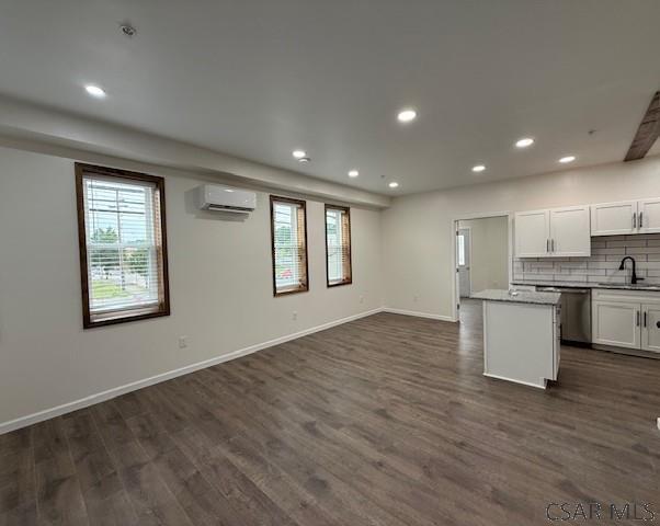 Photo - 1800 Graham Ave