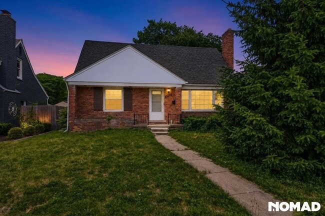 Photo - 1723 Edgewood Dr