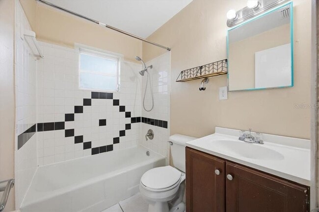 Photo - 113 N Lancelot Ave