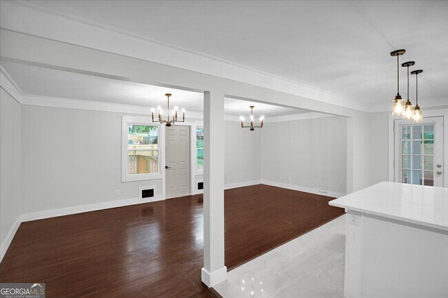 Photo - 2271 Cresta Dr