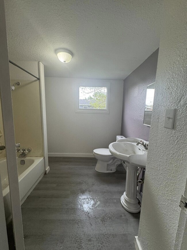 Photo - 845 Moxahala Ave