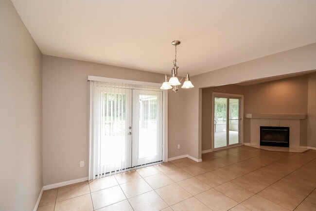 Photo - 1509 Maple Leaf Ln