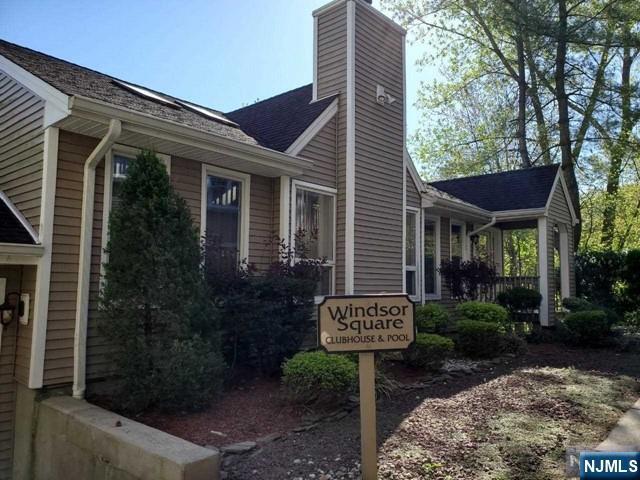 Building Photo - 523 Windsor Dr