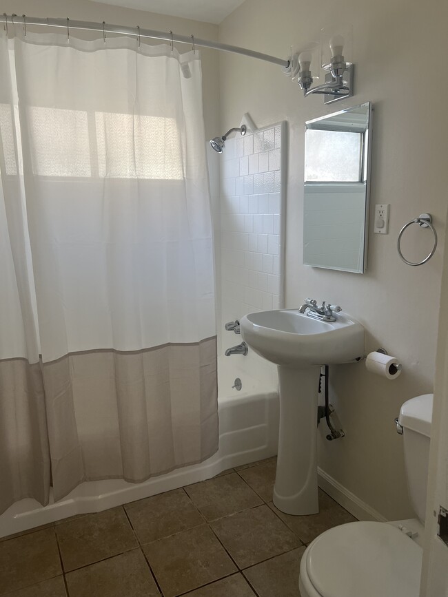 Photo - 702 N Catalina St