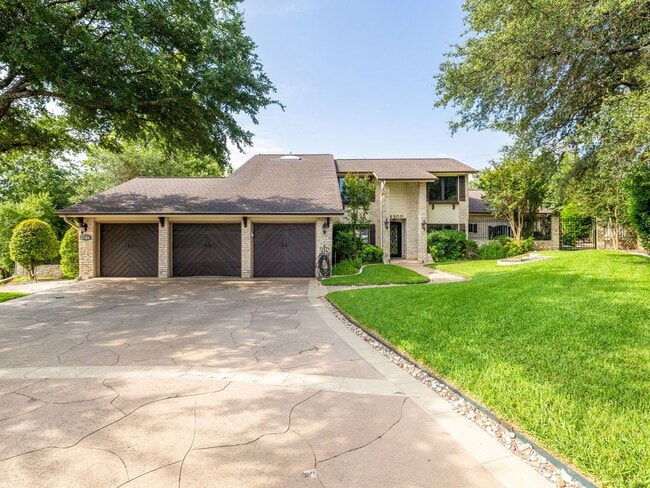 Building Photo - Park like Executive Home on Cul-de-sac / Northwest Balcones / 4 bedrooms, 3.5 baths, 3 car garage...