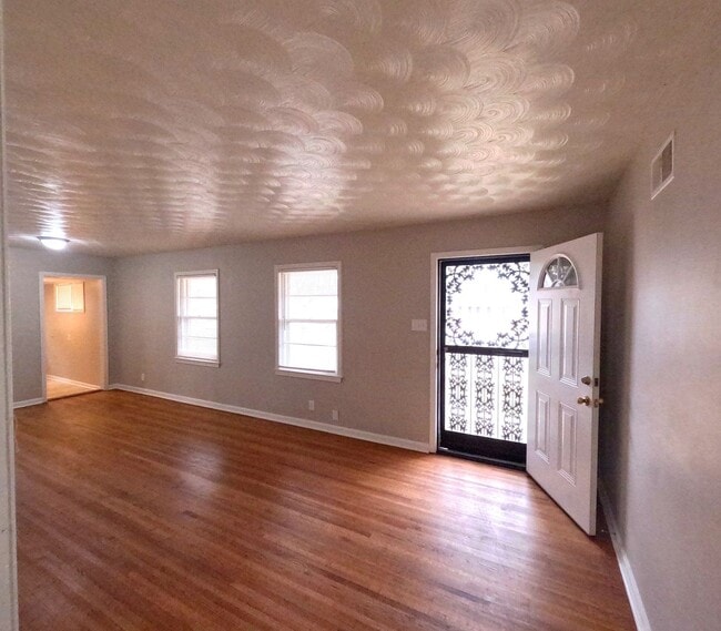 Photo - Renovated 4 Bed 1 Bath