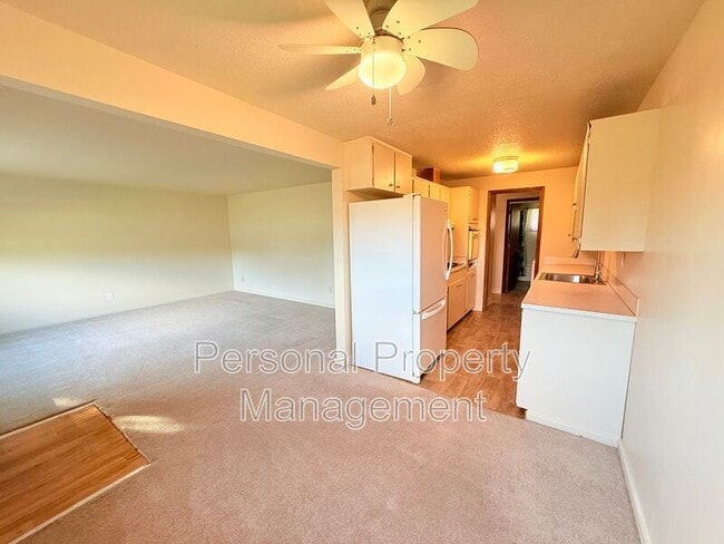 Photo - 700 Garrison Terrace