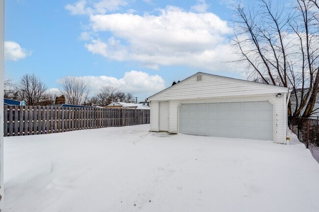 Photo - Welcome to a well-maintained 3-bedroom 1-bath home - Willowick, OH 44095