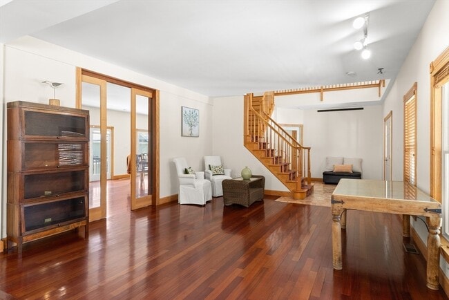 Photo - 25 Pleasant St