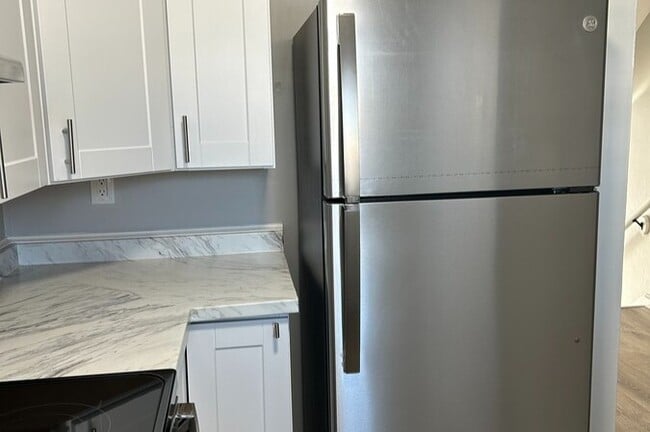 210 Main St. TH Kit