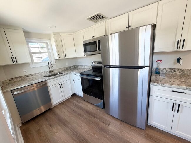 49 Main St Unit 3
