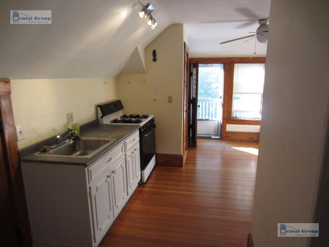 Photo - 61 Mount Vernon St Apartments Unit 3