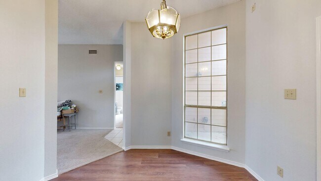2089 Bronco Ln