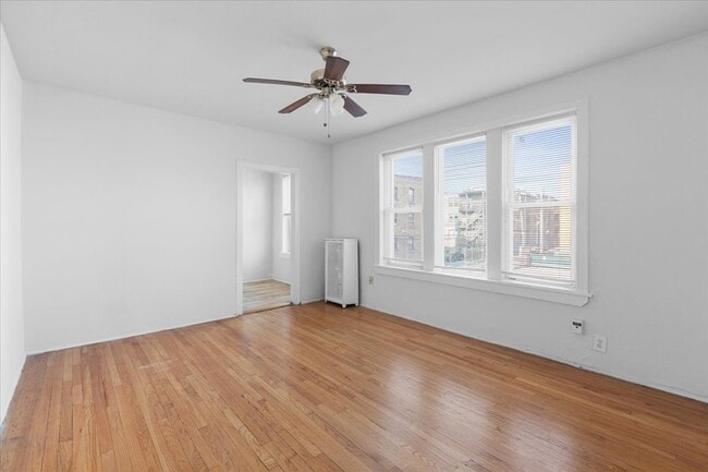 Building Photo - 1634 W Morse Ave Unit 310 Rental