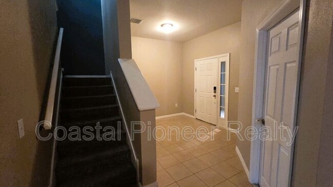 Photo - 10279 Newminster Loop