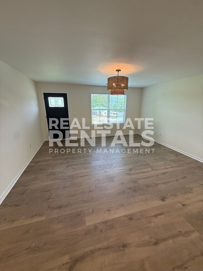 Photo - 5272 Slasham Rd