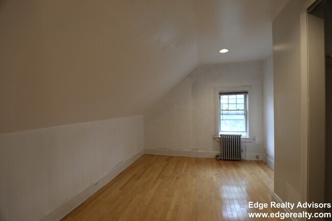Photo - 19 Lothrop St Unidad 2