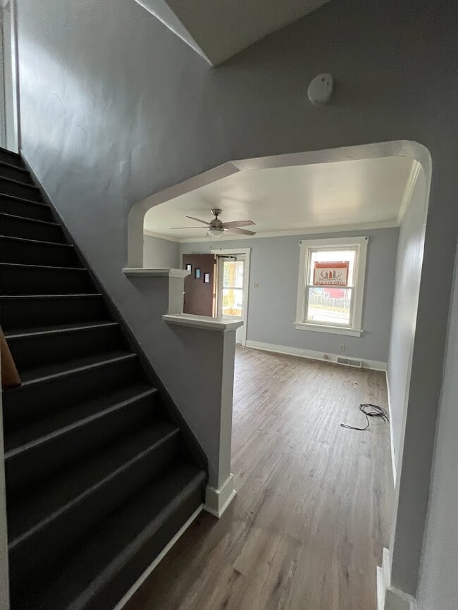 Photo - 854 Craig St