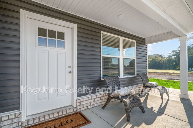 302 Wisteria Ln