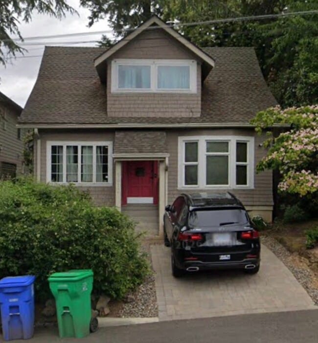 Building Photo - 8612 SW 20th Ave