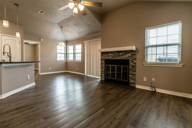 Photo - 1003 Hyridge St