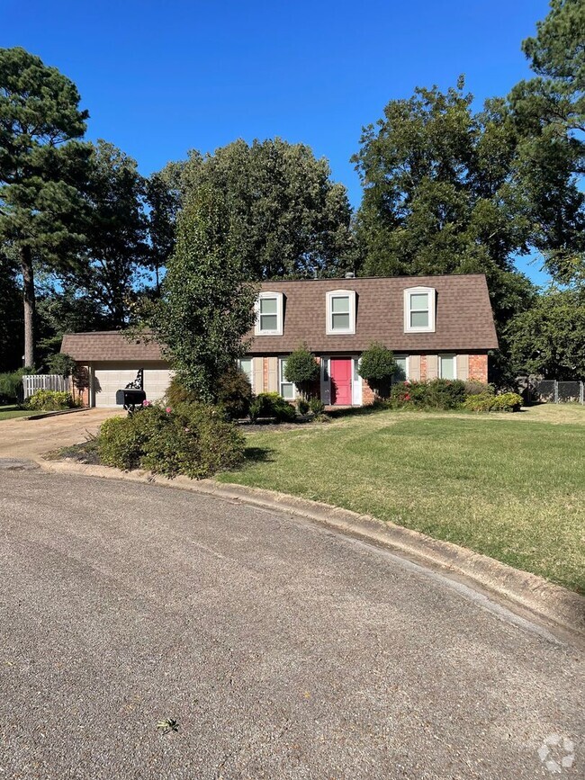 Building Photo - 4 Bedroom, 2 Bathroom Single Family Home