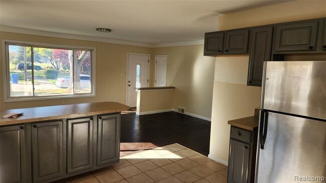 Photo - 7720 Amboy St