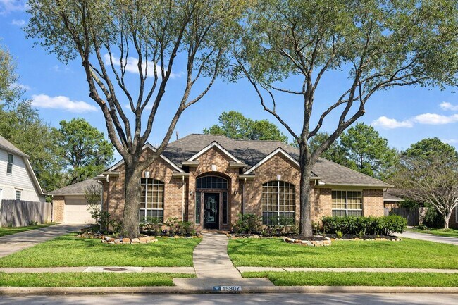 Building Photo - 16807 Laguna Springs Dr