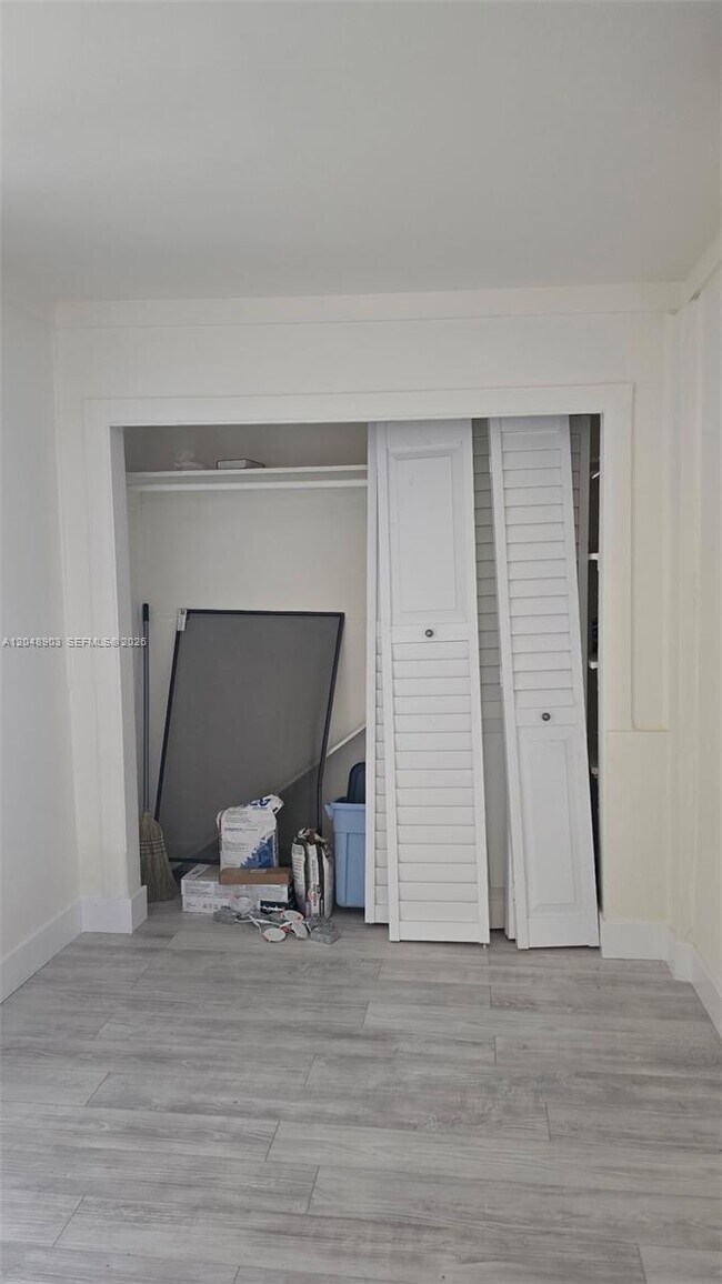 725 SW 1st Ave Unit 1