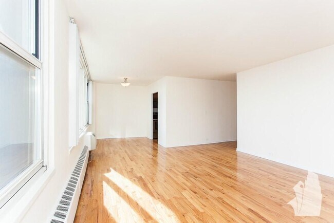 Building Photo - 5650 N Sheridan Rd Unit 10C