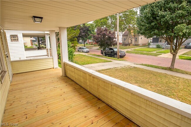 Photo - 9105 Bancroft Ave