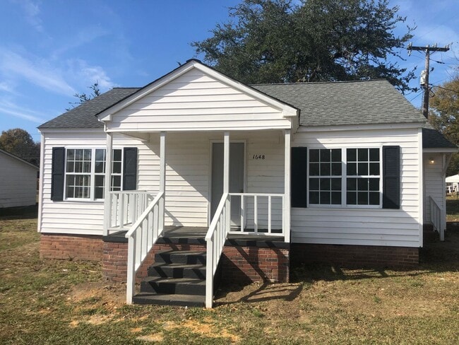 Building Photo - Newly remodeled home is located in Lancast...