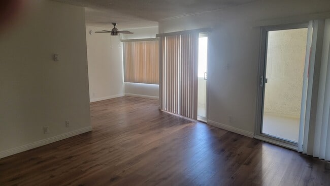 Photo - 8110 Redlands St